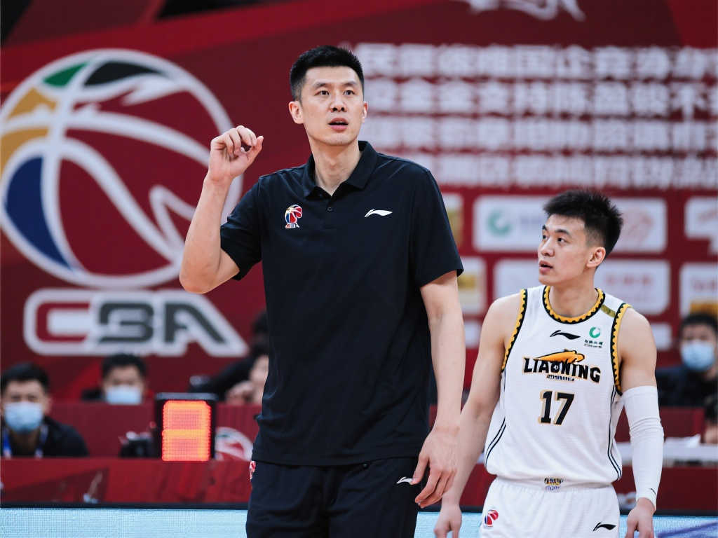 杨鸣谈民企困境:缺乏资金支持,陈盈骏难加盟辽宁 杨鸣谈民企困境:缺乏资金支持,陈盈骏难加盟辽宁